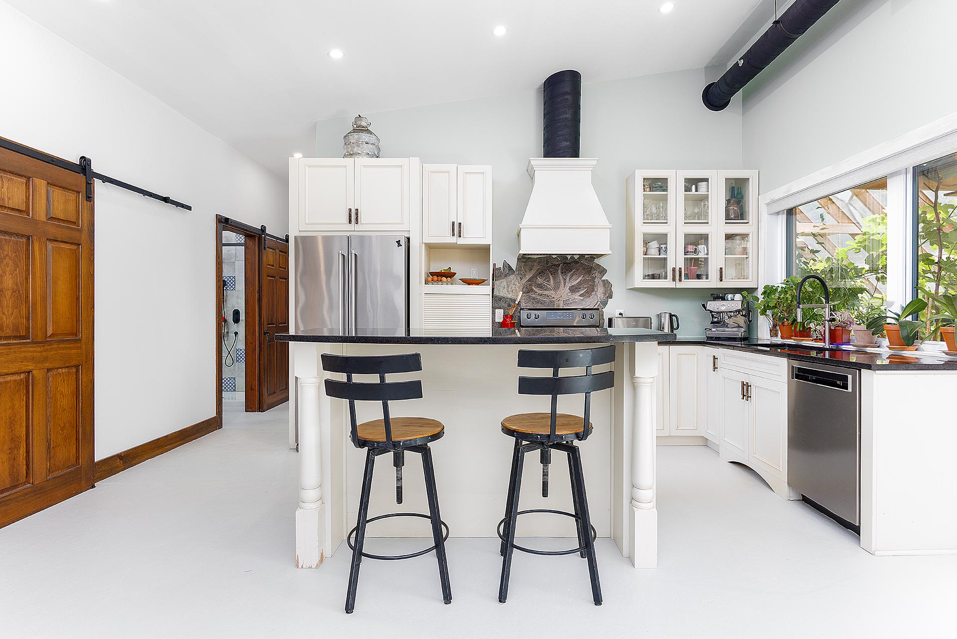 Cuisine rustique d'un chalet dans les Laurentides – photographie intérieure professionnelle